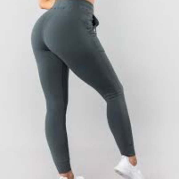 Alphalete premium V2 joggers urban chic - Picture 3 of 8